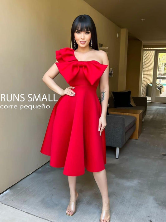 MIDI A LINE DRESS WITH ONE SHOULDER ON BUN IN THE FRONT
